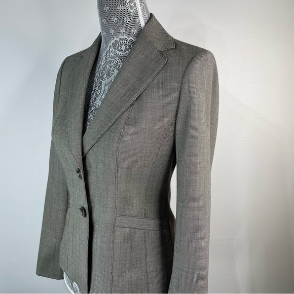 Ann Taylor Blazer Womens 0 100% Wool Shoulder Pads 2 Button Closure Office Wear - Picture 7 of 8